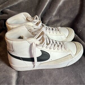 Nike Kids White and Black Sneakers